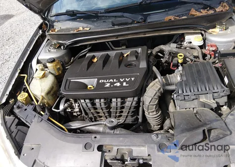 2013 Chrysler 200 Lx z USA, uszkodzony, nr VIN 1C3CCBAB3DN647537